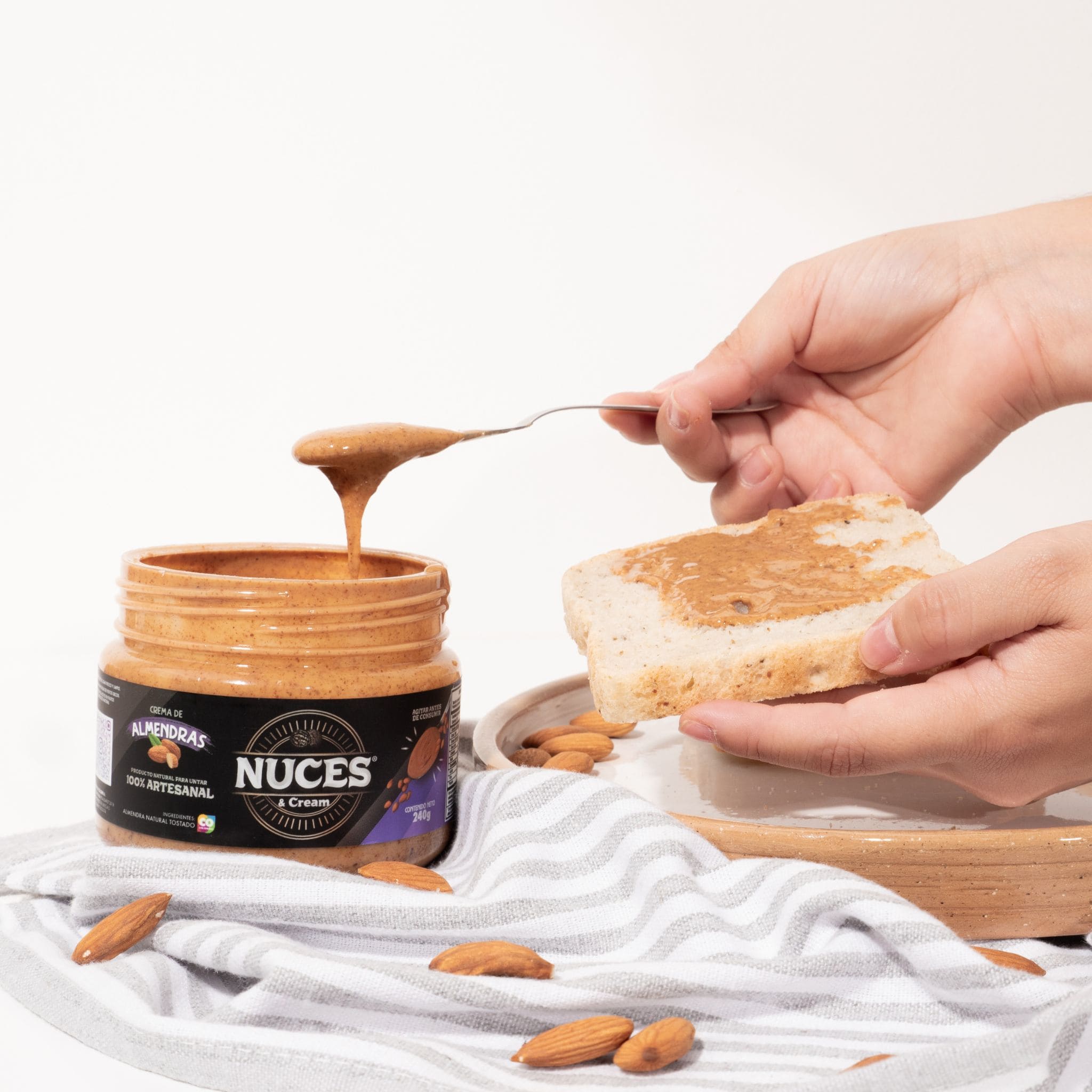 Pan original vegano 540g + Crema almendras 240g