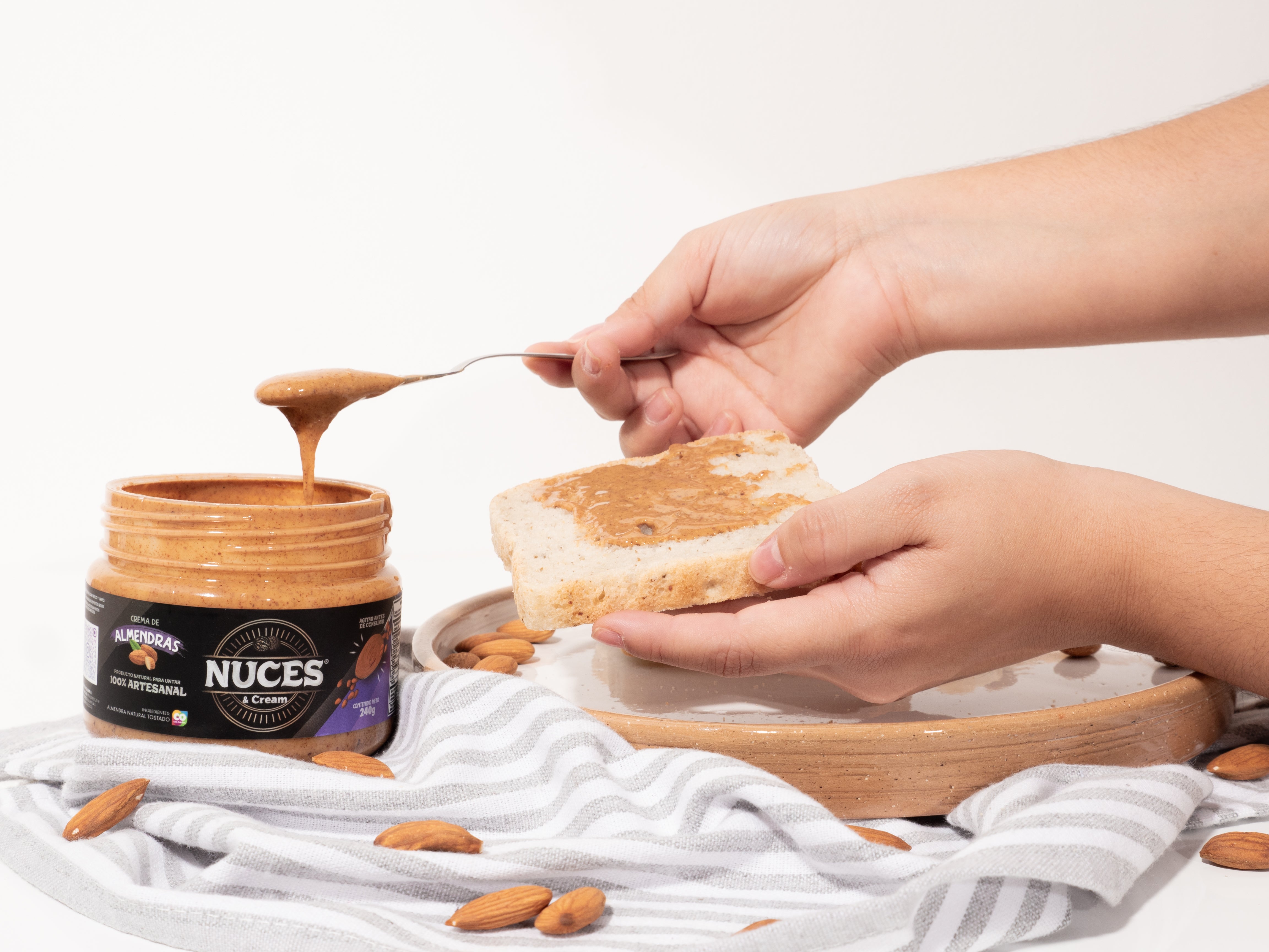 Pan original vegano 540g + Crema almendras 240g